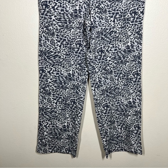 Soma Womens Embraceable Spotted Animal Print Mini Gray Pajama Pants Medium NWT - Picture 3 of 7